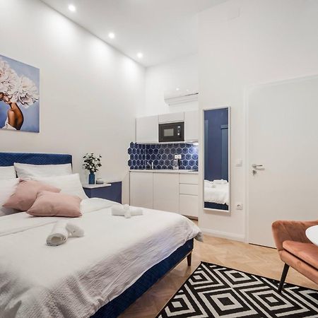 D58 - Grand Boulevard Royal Apartment - Best Location By Bqa Budapest Luaran gambar